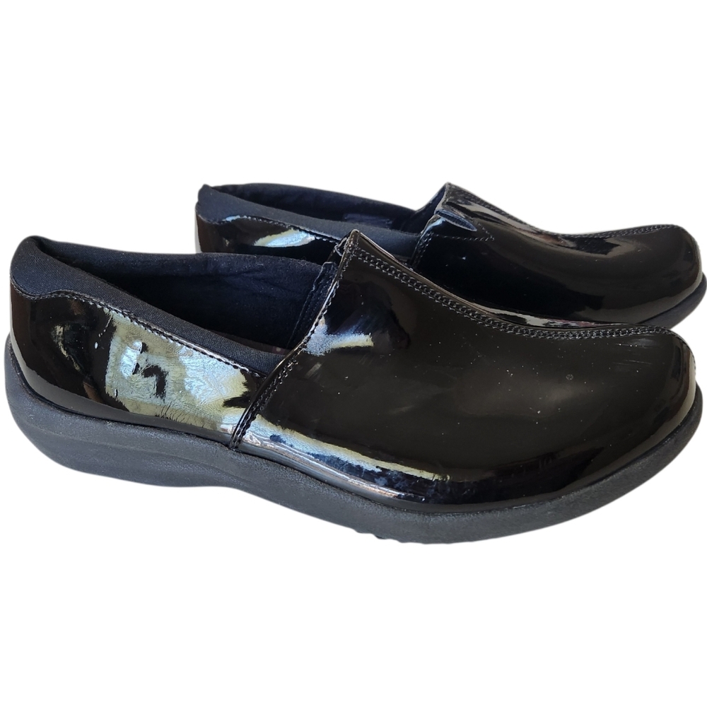 Skechers (Closer To 7.5 Than 8.5) Women’s Black Slip-On Patent Casual Shoes - Picture 5 of 14